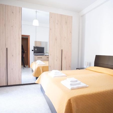 Cozy Apartments De Gasperi Bari Eksteriør billede